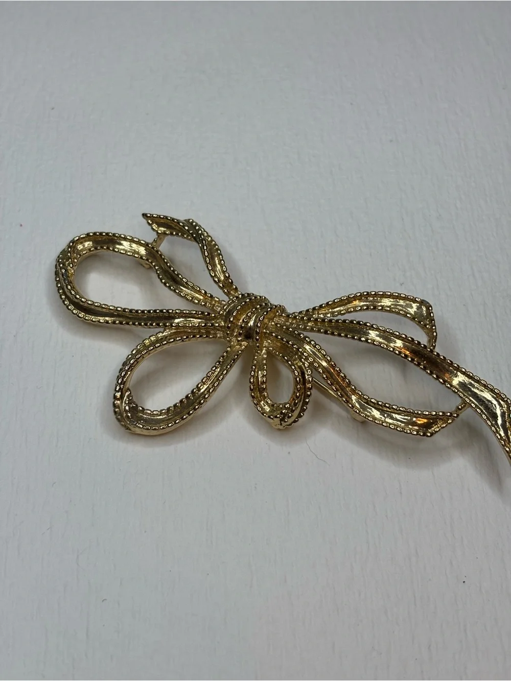 Vintage Trifari Gold Tone Bow Brooch Pin
